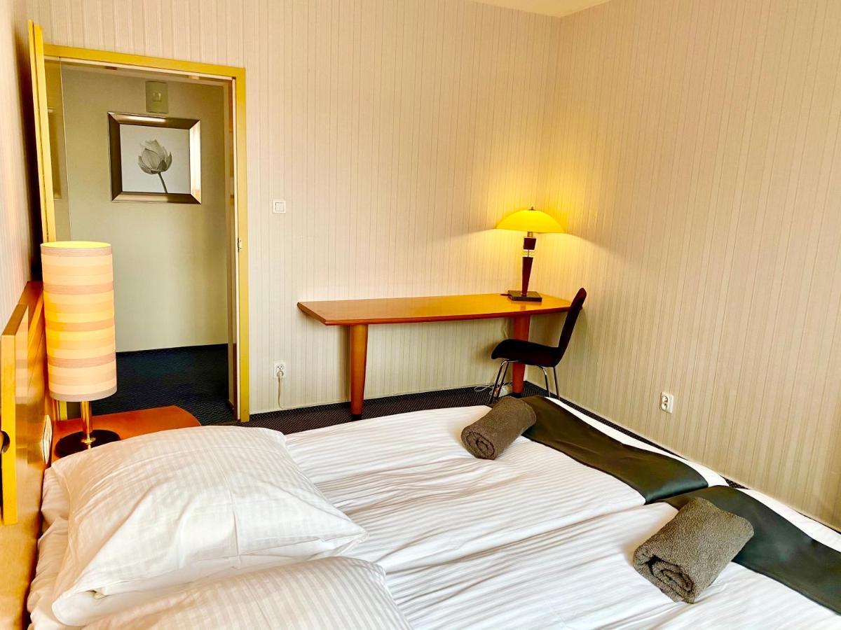 Las Slupski Premium Business Apartament Nr 7 Wifi Netflix Smart Tv50 Two Bedrooms Two Extra Large Double Beds Up To 6 People Full Pleasure Quality Stay (Adults Only) Bagian luar foto