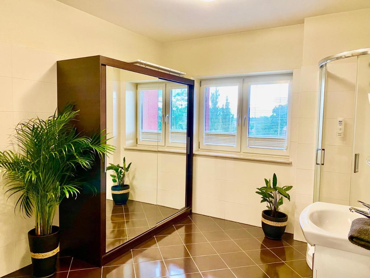 Las Slupski Premium Business Apartament Nr 7 Wifi Netflix Smart Tv50 Two Bedrooms Two Extra Large Double Beds Up To 6 People Full Pleasure Quality Stay (Adults Only) Bagian luar foto